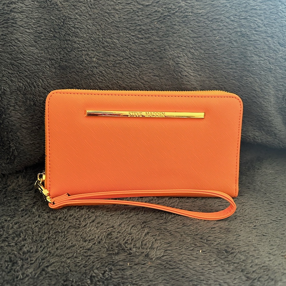 Steve Madden Orange Wristlet Wallet NWOT